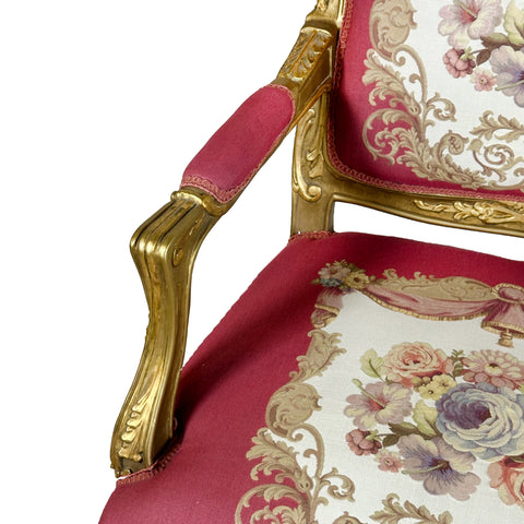 Antique Finish Set of 2 Accent Chairs French Tapestry Fabric Gold Leaf